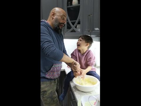 Sahai and FUFU make Cupcakes