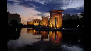 Ocaso en el Templo de Debod de Madrid.