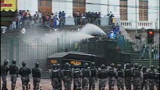 Diez alumnos del colegio Mejía fueron detenidos esta mañana