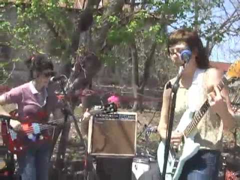 The Coathangers - Stop Stomp Stompin' / Gettin' Mad And Pumpin' Iron