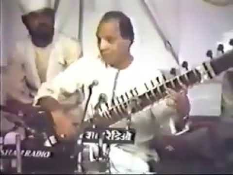 Ustad Vilayat Khan (sitar) - Live (Raga Bhairavi - Ragamalika)