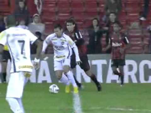 Golaço pelo botafogo passando pelos marcadores e churtando no canto do goleiro em 2011
