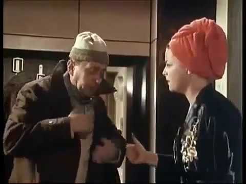 Чкаља купује козметику (врућ ветар 1979)