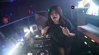 Download lagu DJ TIARA Breakbeat Remix Terbaru Full Bass Single Track mp3