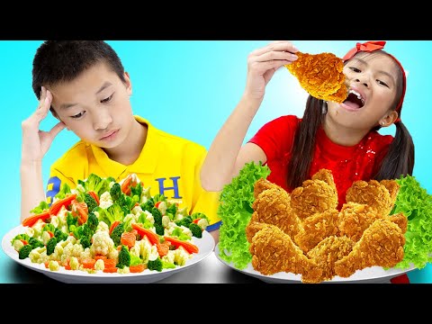 Wendy and Andrew Learn to Share Food and Pretend Cook Toy Food