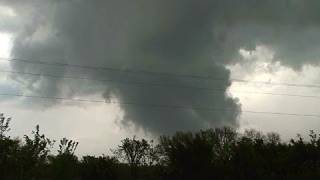 preview picture of video 'April 2011 tornado outbreak - First tornado warning April 14'