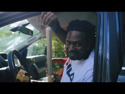 G'yoo Boy Feat Morela - Sneakers (Clip Officiel)