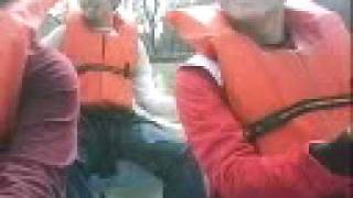 "Cantando" y chocando :D