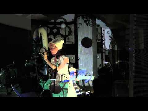 Die Pfirsichmaschine     Gabriele Hasler | Katharina Berndt