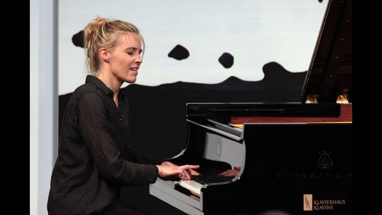 Ella Zirina solo-Black Is The Colour (Of My True Loves Hair)