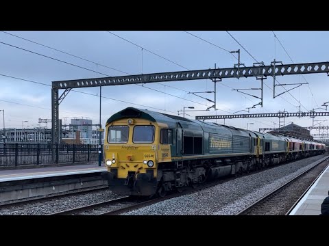 7 loco convoy!!! Going past Rugby 24.12.22