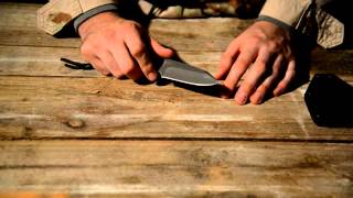 BEST Survival Knife! CUTS LOG IN HALF! Bear Grylls Paracord down the track review