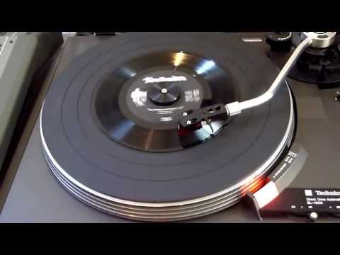 Demo dbx encoded vinyl LP - *WARNING* undecoded dbx audio in clip - you need dbx decoder to listen.