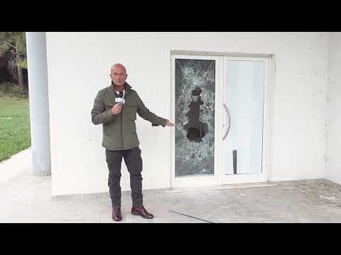 Teramo: vandali a Colleatterrato distruggono la vetrina del campo polivalente