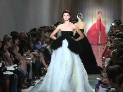 Giambattista Valli show-Haute Couture Autumn/Winter 2011/12 - With interviews.