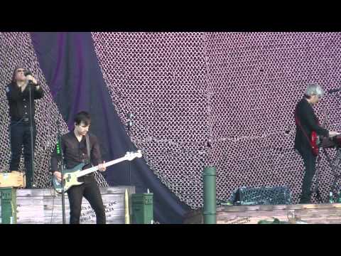 Thumbnail for When the Levee Breaks - A Perfect Circle @ Lollapalooza 2011 1080p by A Perfect Circle