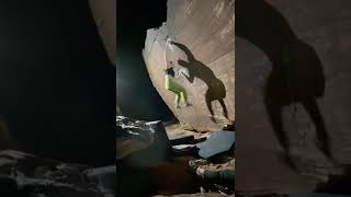 Video thumbnail of Red Wave, V10. Red Rocks