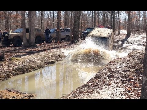 Jeep Cherokee XJ on 37s goes a little to deep!!!