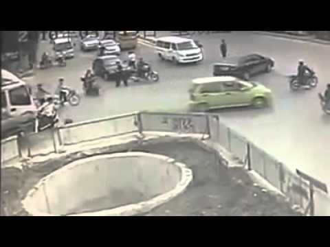 O Motoqueiro desastrado azarado