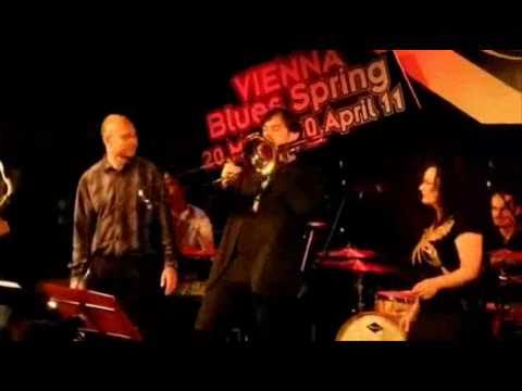 Meena feat. Chris Fillmore & Hot Pants Road Club Band 8.4.2011