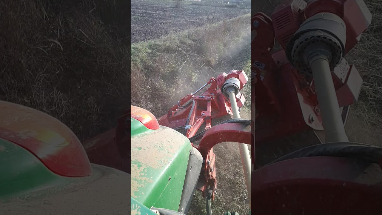 Malčiranje kanala John Deere 6120 Premium & Vigolo 250, Agriculture Marić Vrbanaj