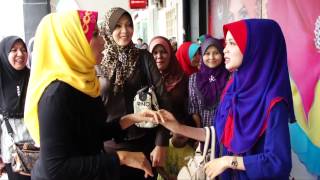 Download lagu Saksikan sebuah sketsa pembelian tudung di Butik FAREEDA yang bertajuk 'EXCITED' mp3