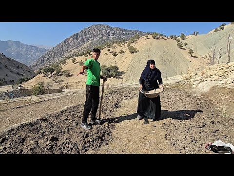 From clover seeds to drops of paint: the collaboration of Atabek and his family