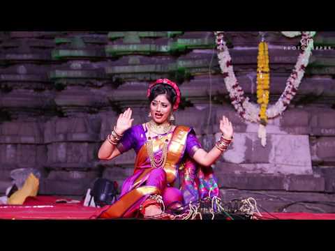 Aishwarya Badade Piklya panacha Lavani 