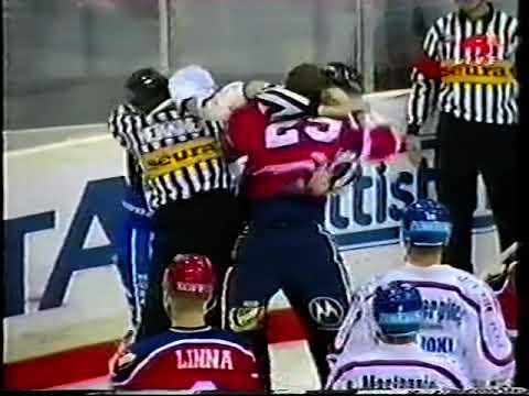 11.1.1997 Toni Mäkiaho (HPK) vs. Jarkko Ruutu (HIFK)