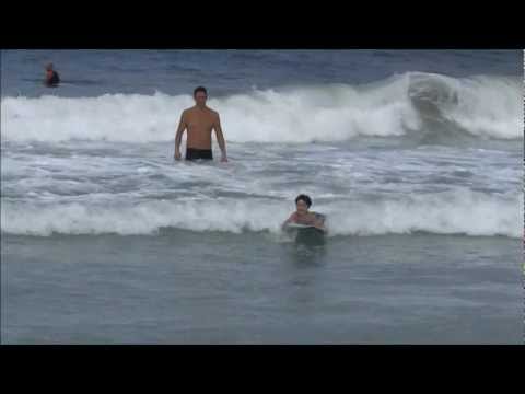 Primer día de surf de Daniel en Cuyagua