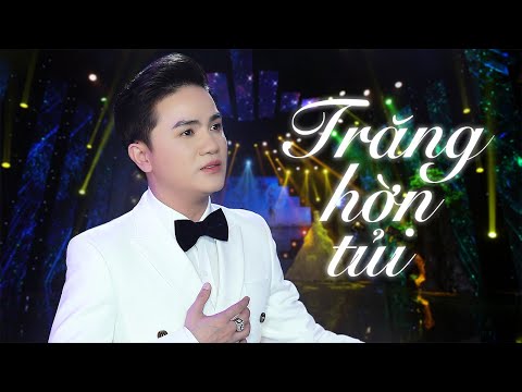 Thể hiện bởi Khưu Huy Vũ