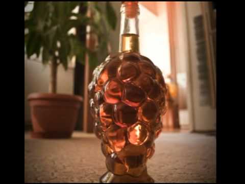 Tuica de prune romaneasca