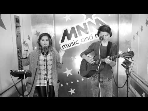 MNM: Laura Tesoro & Jasper Publie - Outta Here [LIVE]