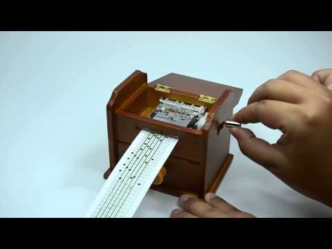 Caixinha de Música com fita de papel - Caixinha Encantada