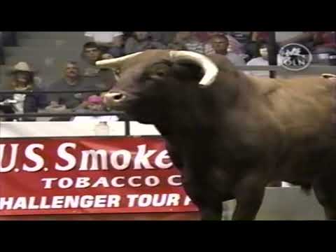 Little Yellow Jacket bucks Troy Dunn - 04 PBR Challenger Finals