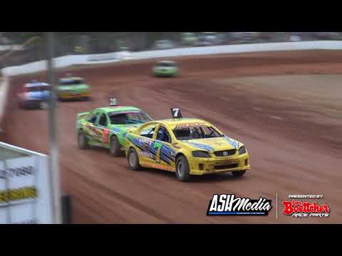Modified Sedans: Doyle and Raymont Epic Heat Race - Gympie Speedway [Classic]