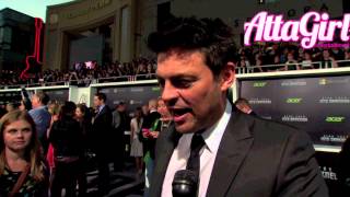 Karl Urban on the Chemistry Between the cast at Star Trek Premiere