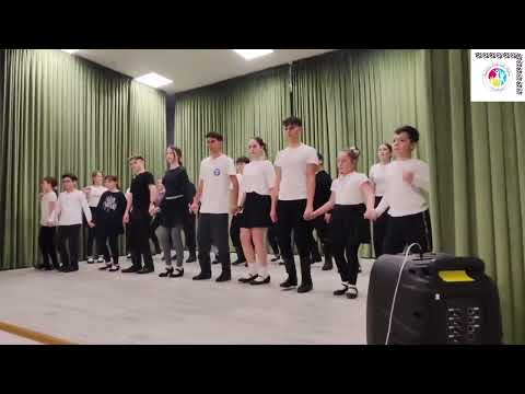 Grupele de dansatori ale Ansamblului Folcloric Datina