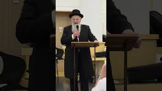 דברי הרב שמואל אליהו בביקור פצועים בשיקום תל השומר (הרב שמואל אליהו) - התמונה מוצגת ישירות מתוך אתר האינטרנט יוטיוב. זכויות היוצרים בתמונה שייכות ליוצרה. קישור קרדיט למקור התוכן נמצא בתוך דף הסרטון