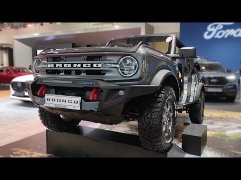 Thumbnail for 2022 Ford Bronco Big Bend Edition - 4 Door Soft Top | Walkaround by Car