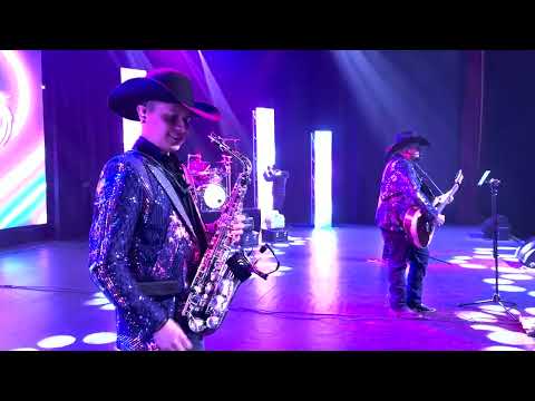 Conjunto El Camino - Por Las Mañanas [Live from The Grand Theater]