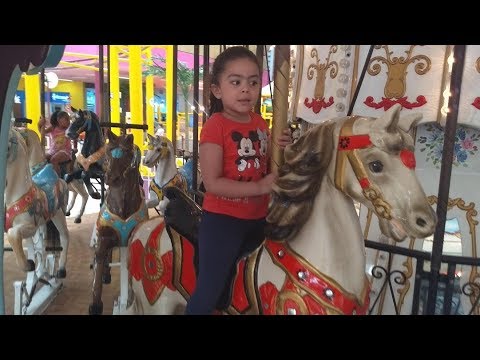 Amandinha no parque de diversões