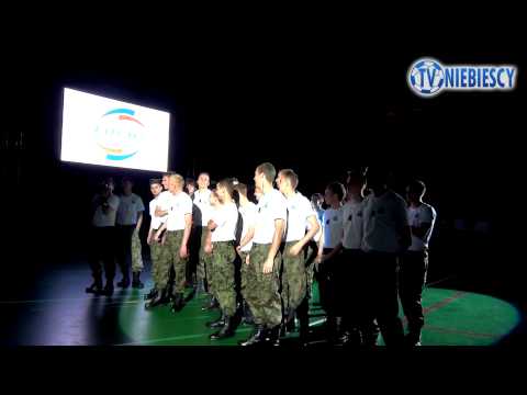 Piłkarze Ruchu - kto nie skacze ten z policji:)