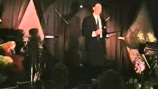 Magician Mike Sears Show his Skill as a Mentalist.