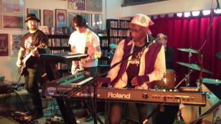 Bernie Worrell live with Blackbyrd McKnight at Fingerprints Records in Long Beach 2013 - 1 of 2