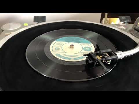 Priya Suriyasena: Piliganna Adahanna Bae