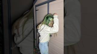 Un zombie nos ha encerrado😰