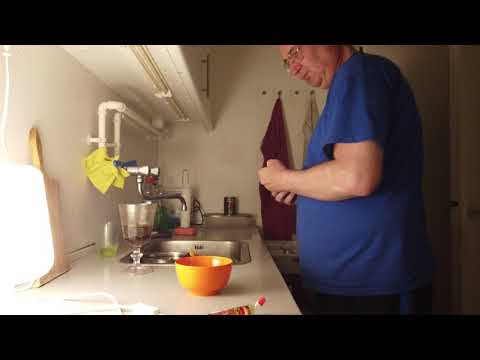 MongoTV_13118 - SPISER SKÅL SLIK MED SALTLAKRIDS OG VINGUMMI FREDAG AFTEN EFTER PENSION KOMMET