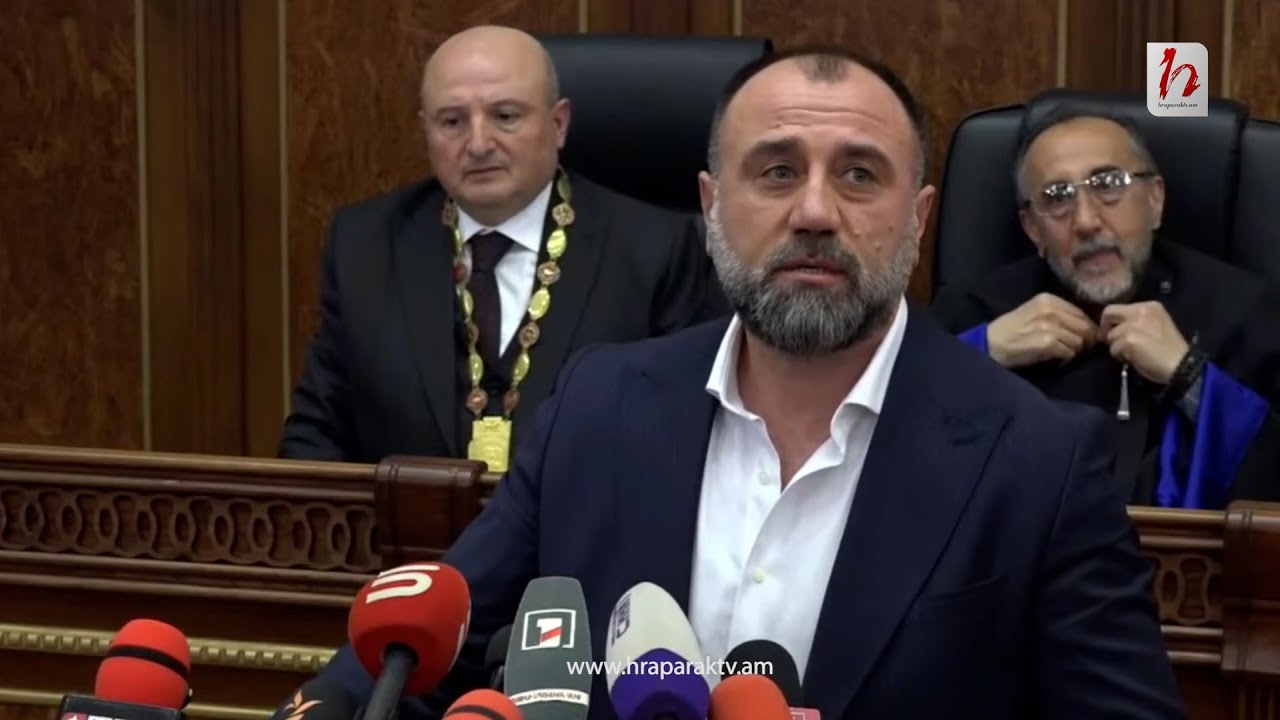 Շատ կարևոր հարցերում պիտի ամբիցիաները մի կողմ դնենք․ սեպ մի' խրեք մեր Սրբազանի ու քաղաքապետի միջև