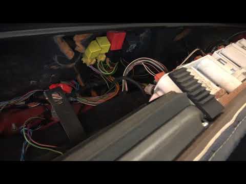 Prepping The Classic Mini | Episode 2 - AC Blower Removal & Dash Install / Removal